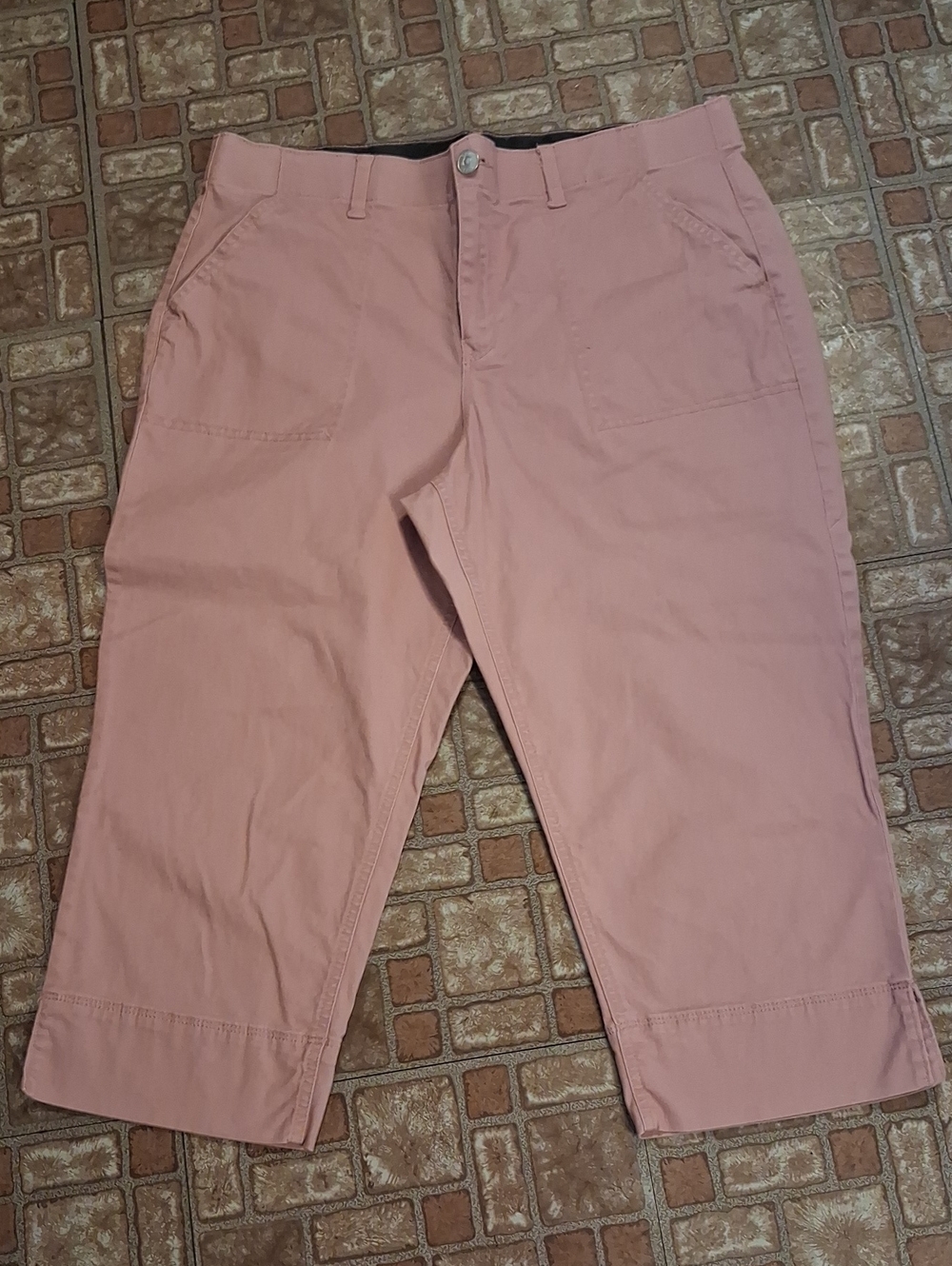 Gloria Vanderbilt Dusty Rose Capri Shorts